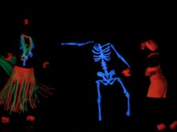 black_light_theater_hilt2